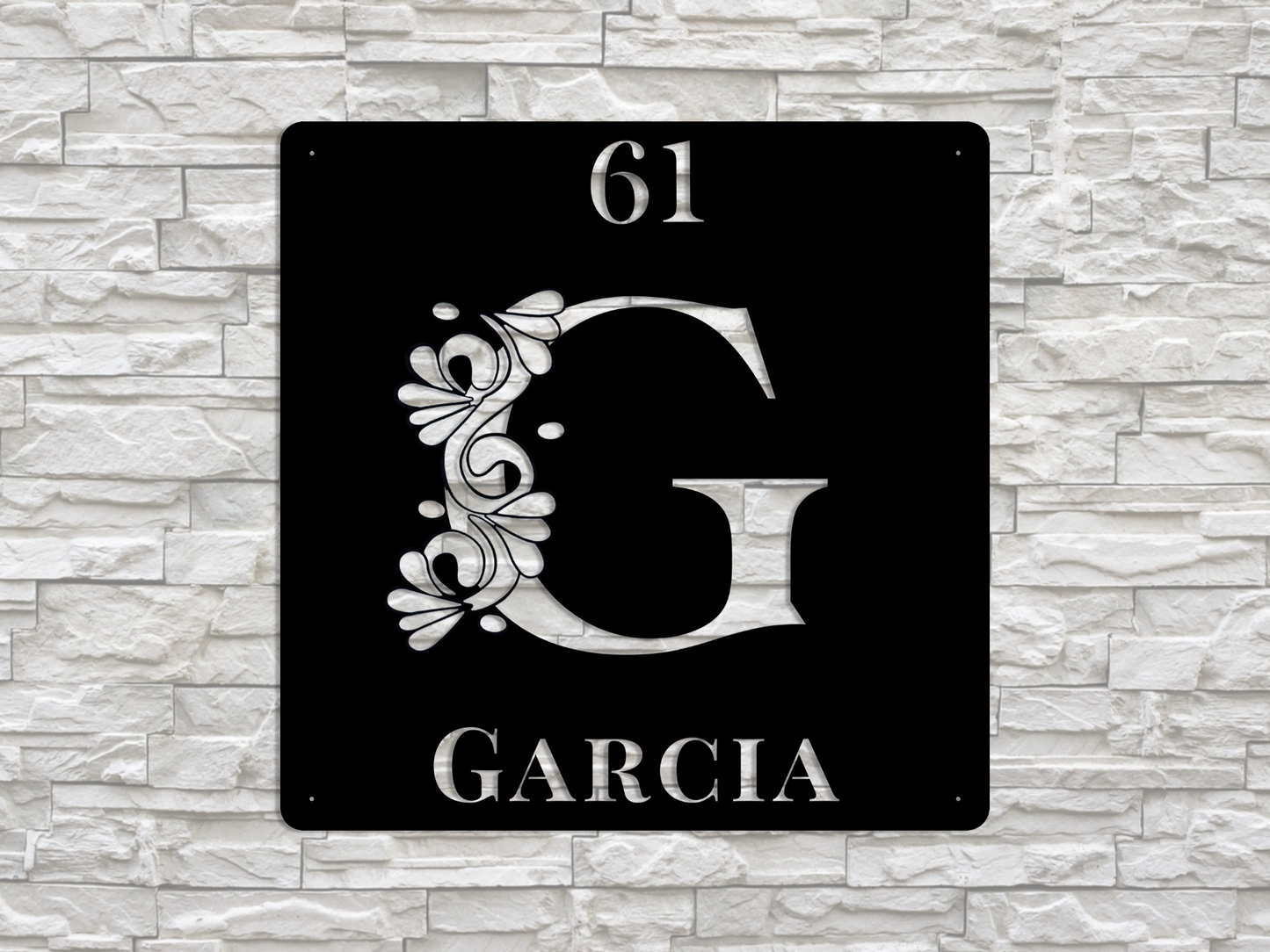 Classic Serif G Family Name Sign